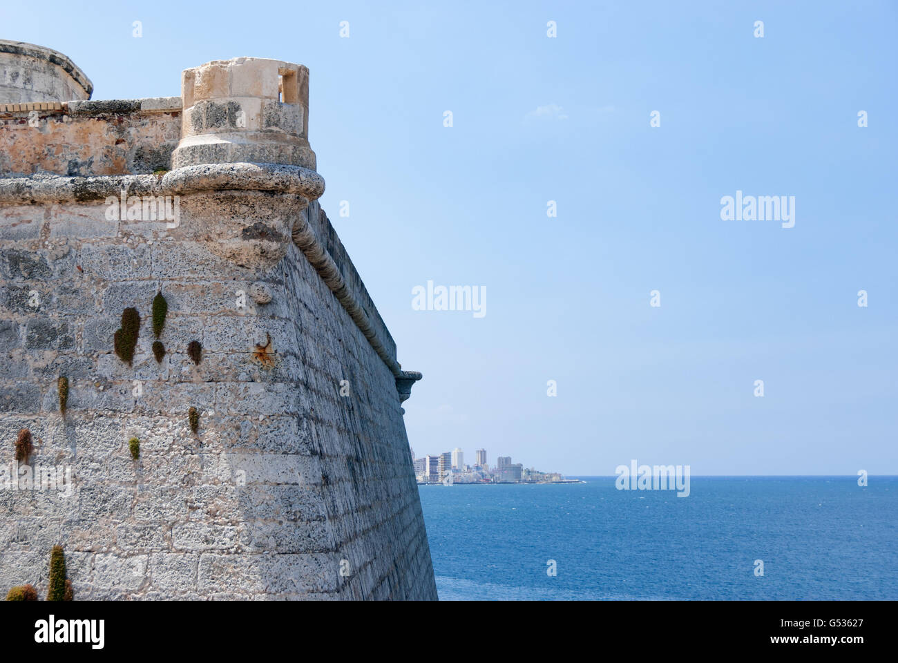 Cuba, La Habana, vista dalla fortezza, Castillo de los Tres Reyes del Morro al Malecon Foto Stock