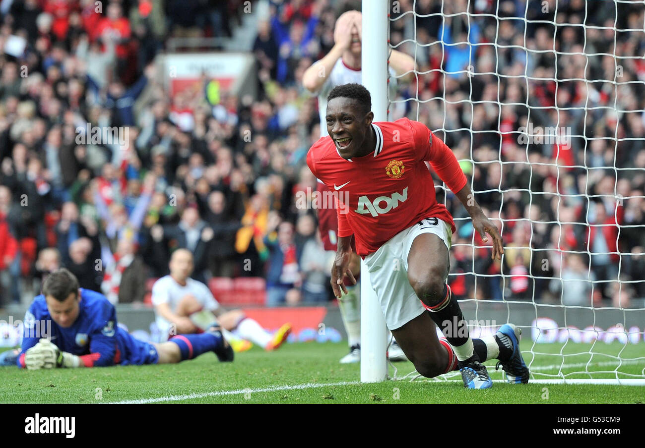 Danny Welbeck di Manchester United celebra il punteggio contro Aston Villa durante la partita Barclays Premier League a Old Trafford, Manchester. Foto Stock