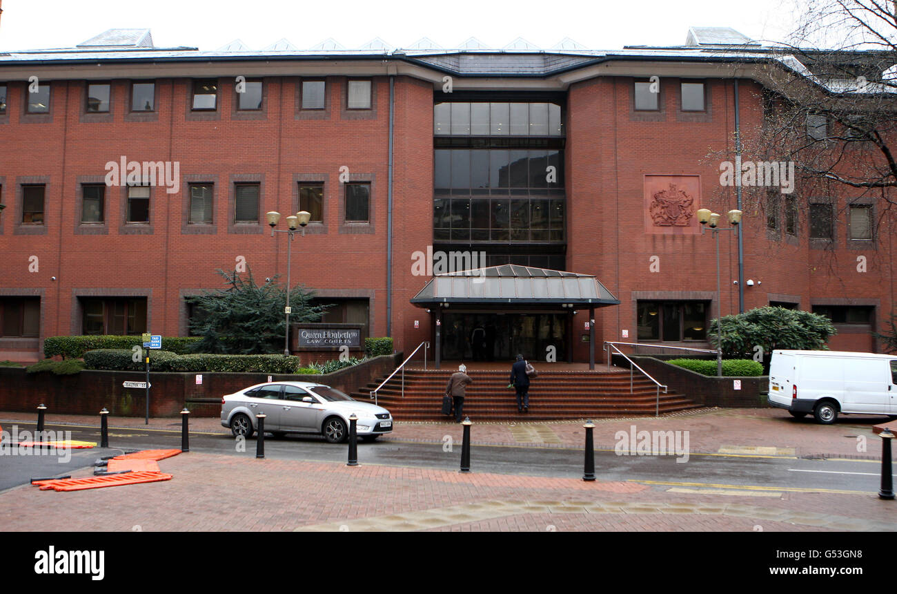 Scorta di corte. Esterno Birmingham Crown Court. Foto Stock