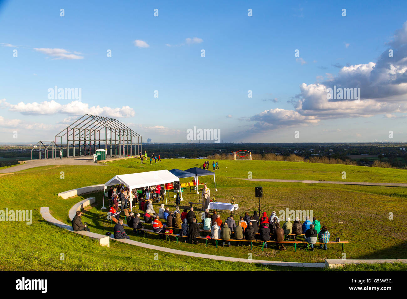 Halde Norddeutschland, bottino punta, Neukirchen-Vluyn, la Germania, la zona della Ruhr, arte di installazione Hallenhaus, all'aperto Servizio in chiesa, Foto Stock