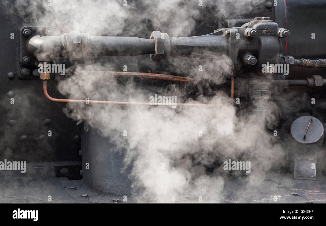 Vista dettagliata del vapore caldo che emana da s treno a vapore. Foto Stock