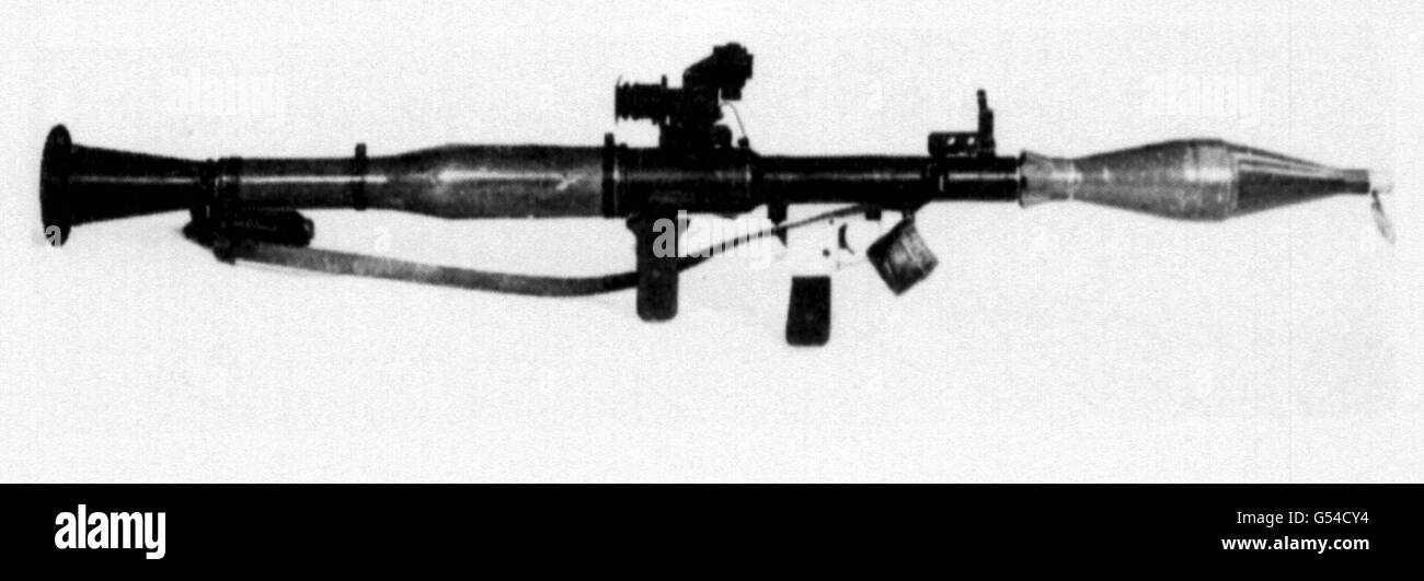 File di libreria non datato di un lanciarazzi RPG-7 del tipo che si ritiene abbia causato l'esplosione durante la notte presso la sede centrale MI6 a Londra. * la polizia antiterrorismo ha lanciato un'indagine su vasta scala dopo l'esplosione nel cuore del servizio di intelligence estera britannico a Londra. Foto Stock