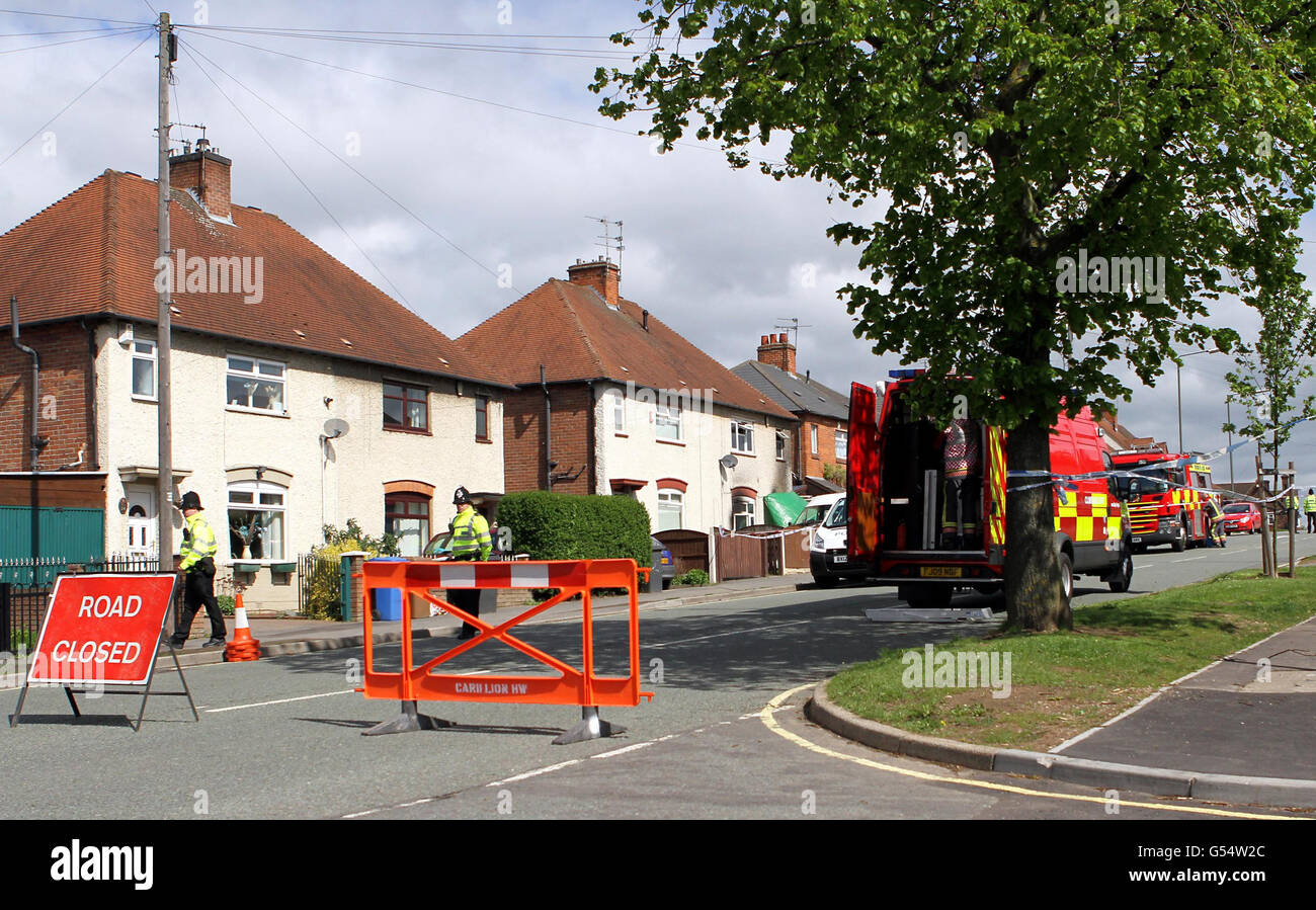 Una visione generale della scena di Allenton, Derby, dopo cinque bambini morti in un incendio di casa. Foto Stock