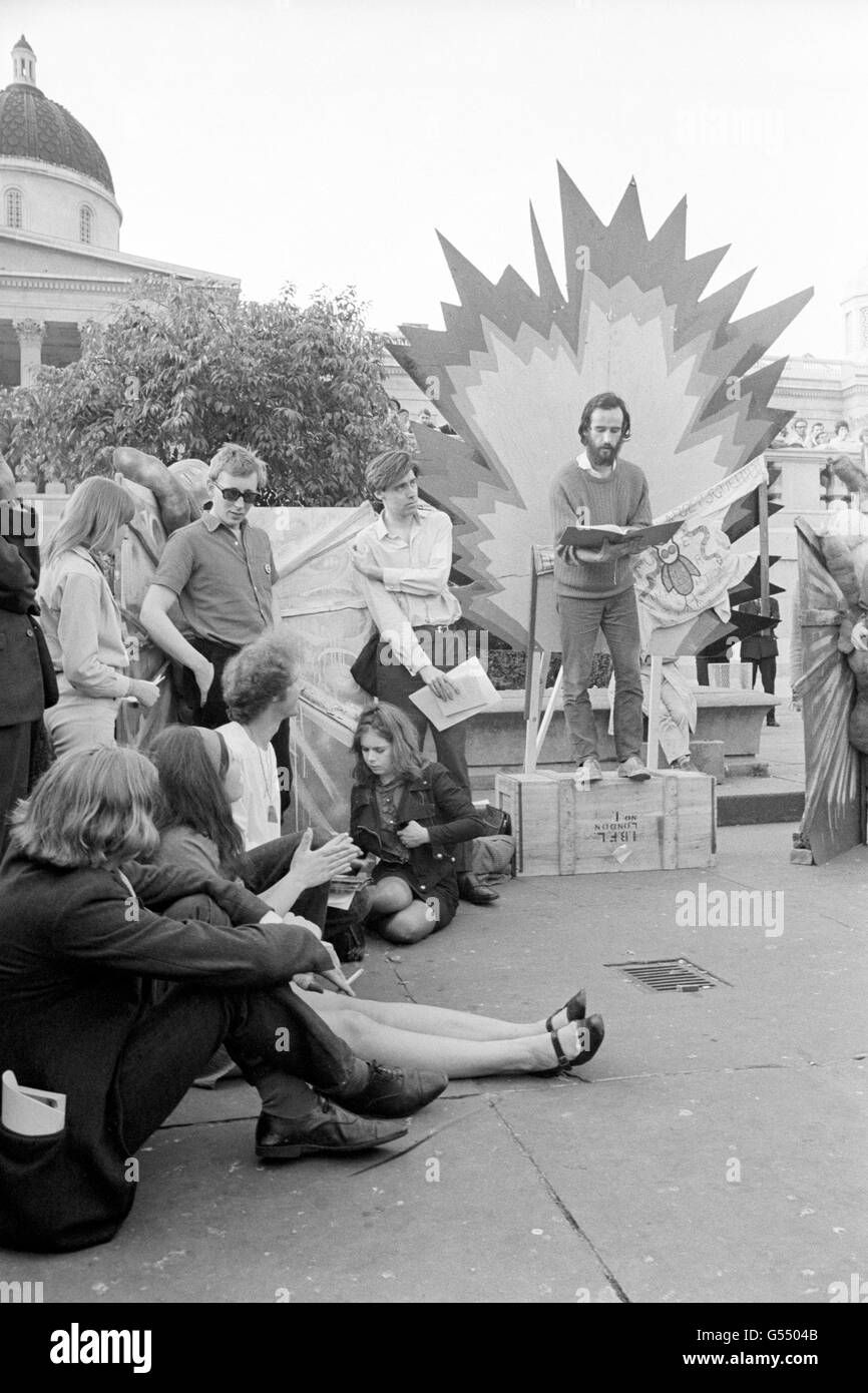 La manifestazione contro la guerra del Vietnam in piazza Grosvenor. Foto Stock