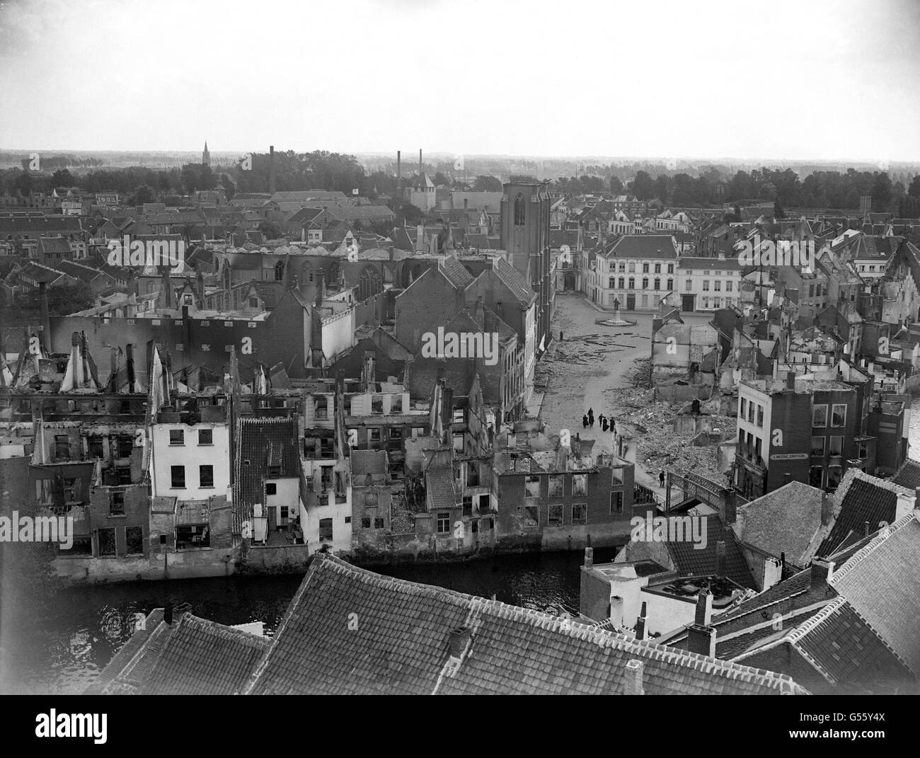 Una visione generale di una devastata Termonde, Belgio. Al momento in cui questa foto è stata scattata, gli avamposti tedeschi erano a meno di mezzo miglio dalla città rovinata, e il giorno seguente è stato occupato dai tedeschi. Foto Stock
