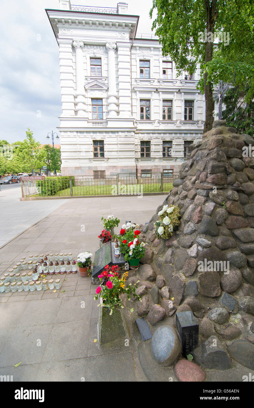 Il Museo del Genocidio vittime è situato nell'ex KGB sede centrale di fronte alla piazza Lukiskes, Foto Stock