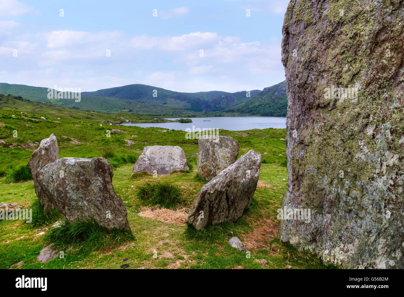 Uragh Stone Circle, Loch Inchiquin, penisola di Beara; Contea di Kerry, Irlanda; Foto Stock