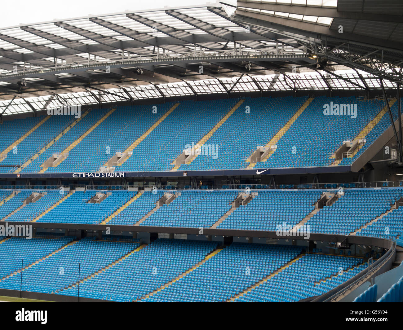 Posti a sedere all'interno Etihad Stadium Manchester City Football Club Regno Unito Foto Stock
