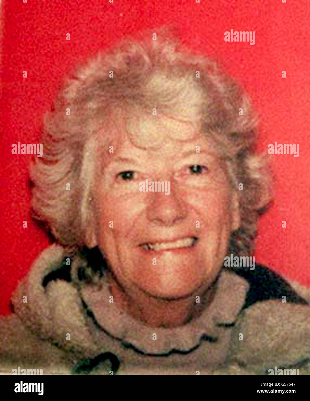 Raccogliere la foto della vittima di omicidio Marjorie Keating, 82, che è stato trovato è stato calciato, timbrato e punito a morte in Bootle, Merseyside 1/1/00. James Greenwood, 31 anni, è stato incarcerato a Liverpool Crown Court per l'assassinio 'brutto e brutale'. *... Una giuria ha impiegato tre ore per trovare all'unanimità il padre di due Greenwood colpevole dopo un processo di una settimana. Foto Stock