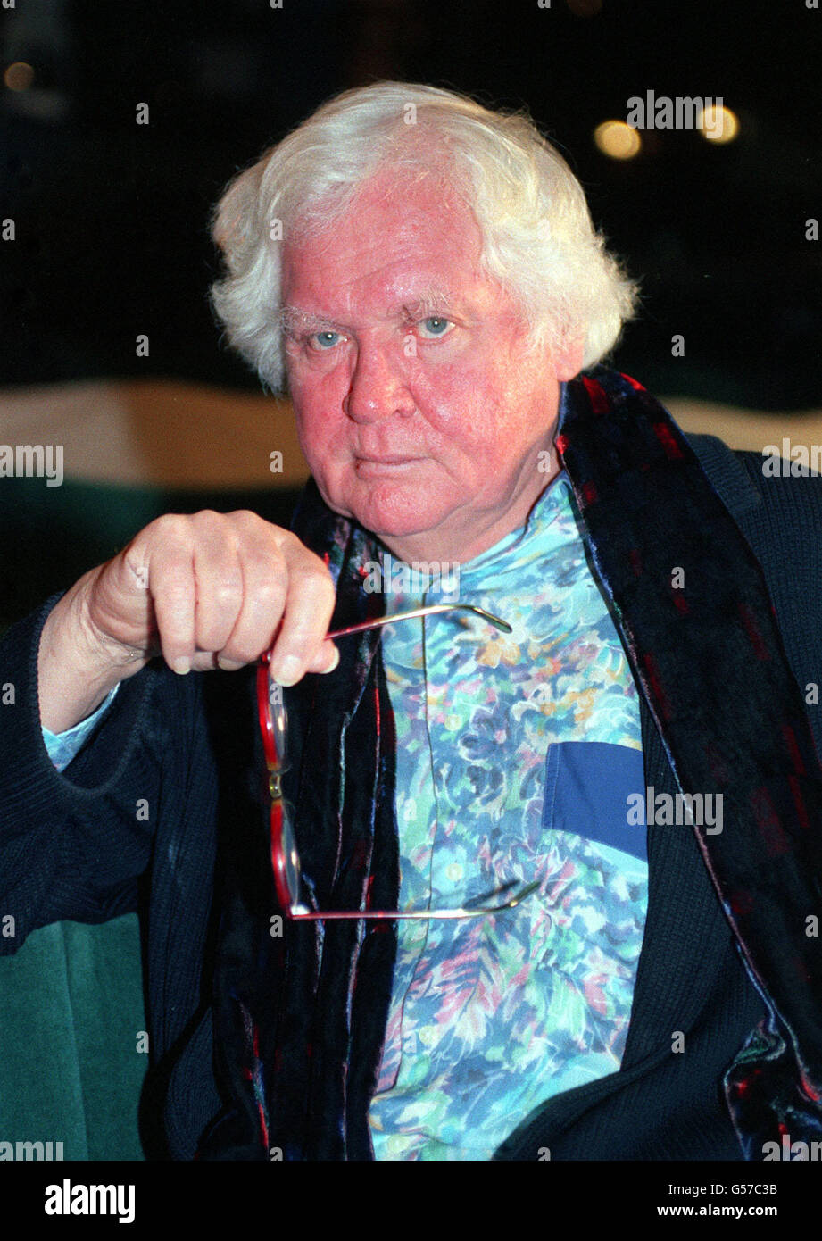 Direttore Ken Russell durante le prove della sua prima opera britannica, la rinascita di Gilbert e della principessa Ida di Sullivan. Foto Stock