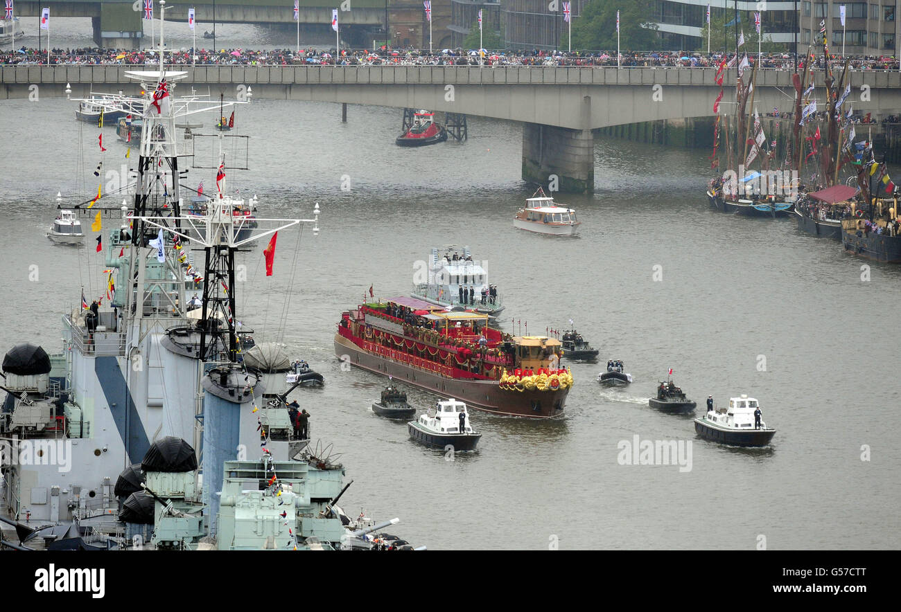 Diamond celebrazioni giubilari - Thames Pageant Foto Stock