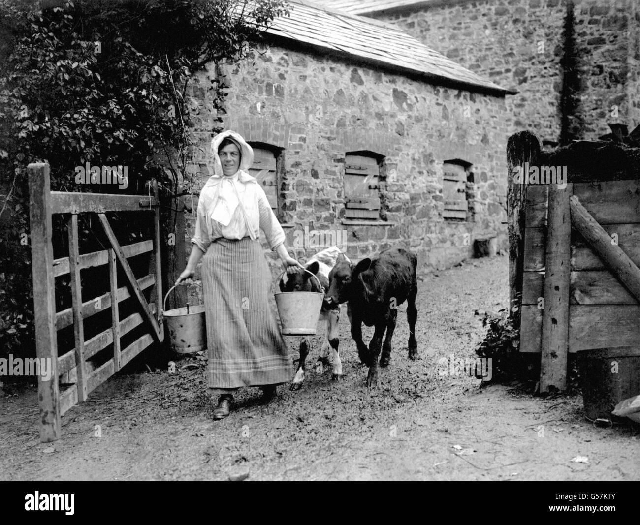 La Prima guerra mondiale - Impero Britannico - La casa anteriore - Donne al lavoro - Bude - 1916 Foto Stock