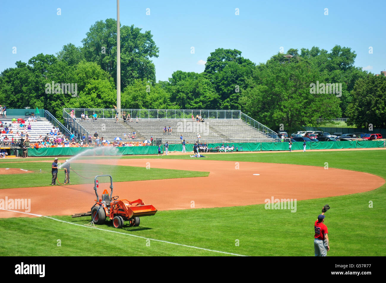 Preparazione per una partita di baseball all'Labatt Park che è il più antico operare continuamente motivi di baseball nel mondo. Foto Stock