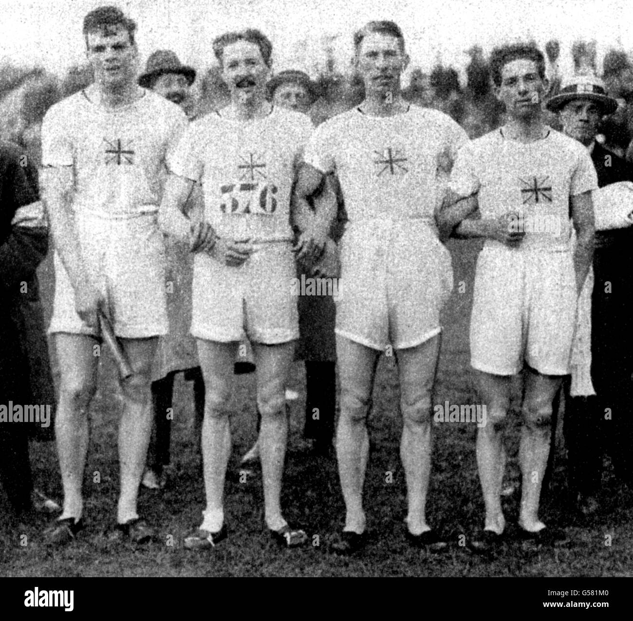 La vittoriosa squadra della Gran Bretagna che ha vinto la medaglia d'oro nel relè da 4 x 400 metri maschile. Sono (non nell'ordine), John Ainsworth-Davies, Guy Butler, Cecil Griffiths e Robert Lindsay. Foto Stock