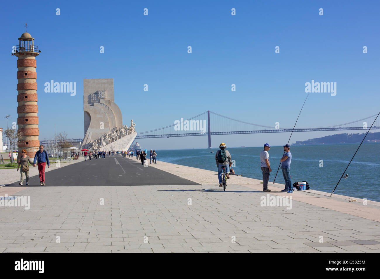 Belem, Lisbona, Portogallo presso il Monumento alle Scoperte, Padrao dos Descobrimentos Foto Stock