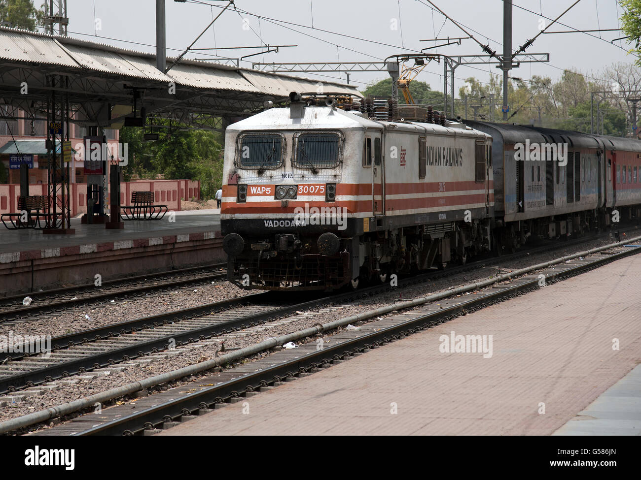 L'immagine del treno indiano è stato atken al Sawai Madhopur Rajasthan in India Foto Stock
