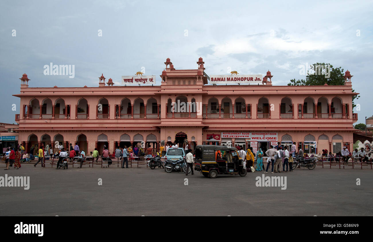 L'immagine di Sawai Madhopur stazione ferroviaria è stata presa in India Foto Stock