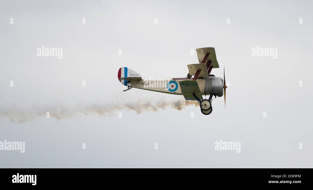 La Grande Guerra Team Display a Royal Air Force Coasford Air Show. WWI combattimenti in vintage e la riproduzione di aeromobili. Foto Stock
