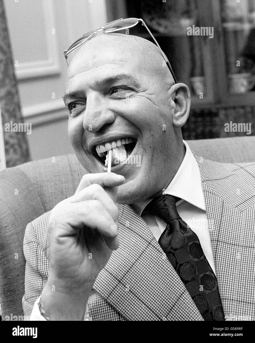 TELLY SAVALAS : 1974 Foto Stock