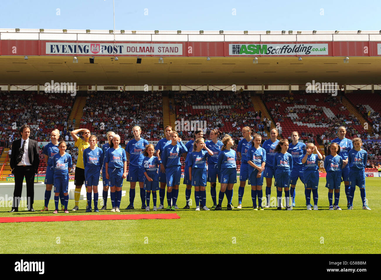 Calcio - Donna fa Cup - finale - Birmingham City Ladies / Chelsea Ladies - Ashton Gate. Birmingham City line-up prima del calcio d'inizio Foto Stock