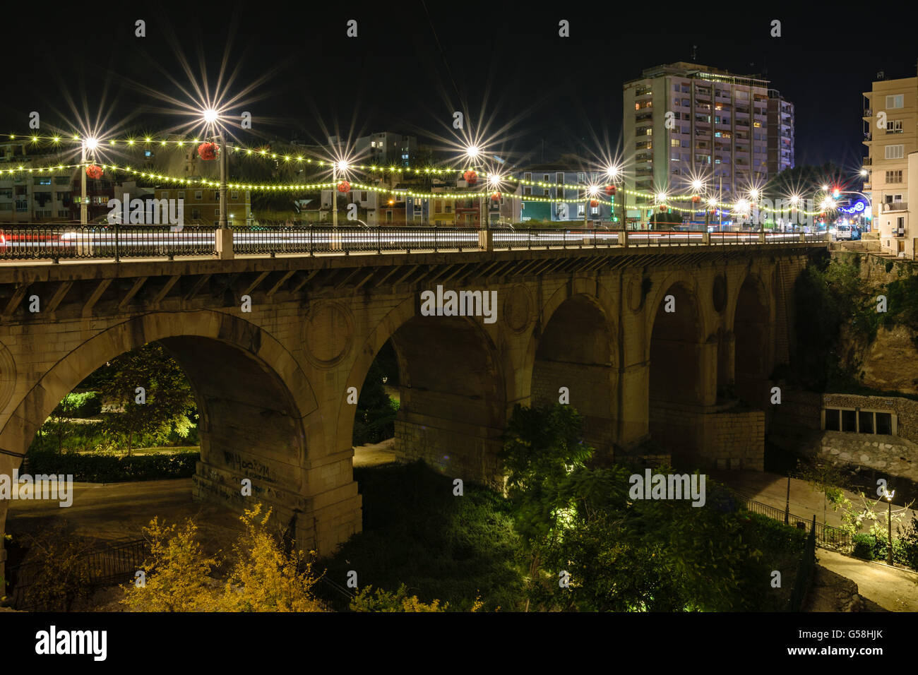 Ponte in Villajoyosa di notte, Costa Blanca, Spagna Foto Stock