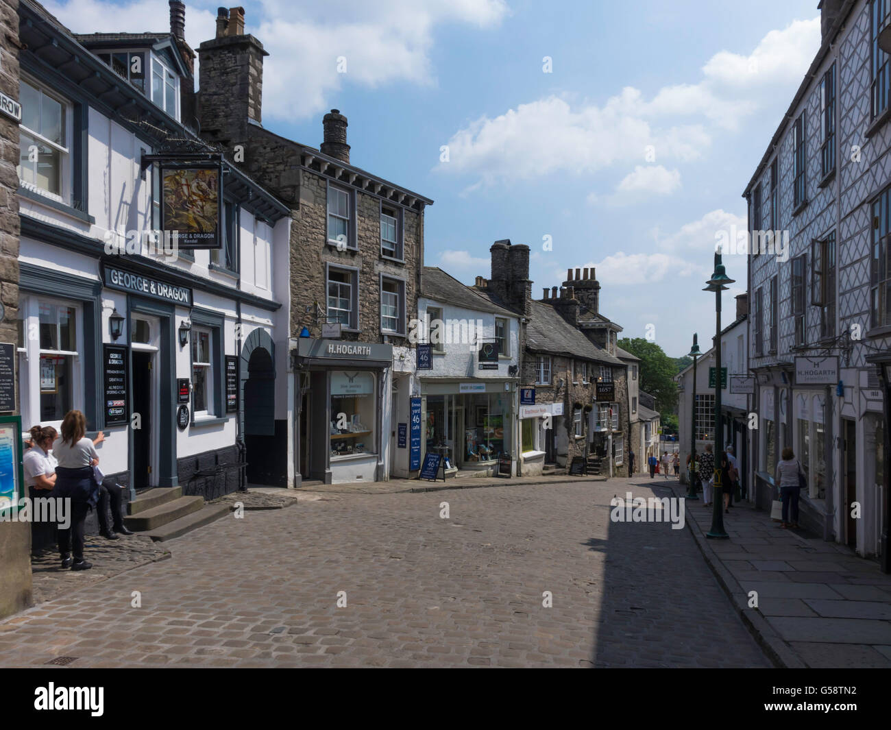 Il George and Dragon Public House in strada a ciottoli di Branthwaite Brow Kendal Cumbria Regno Unito Foto Stock
