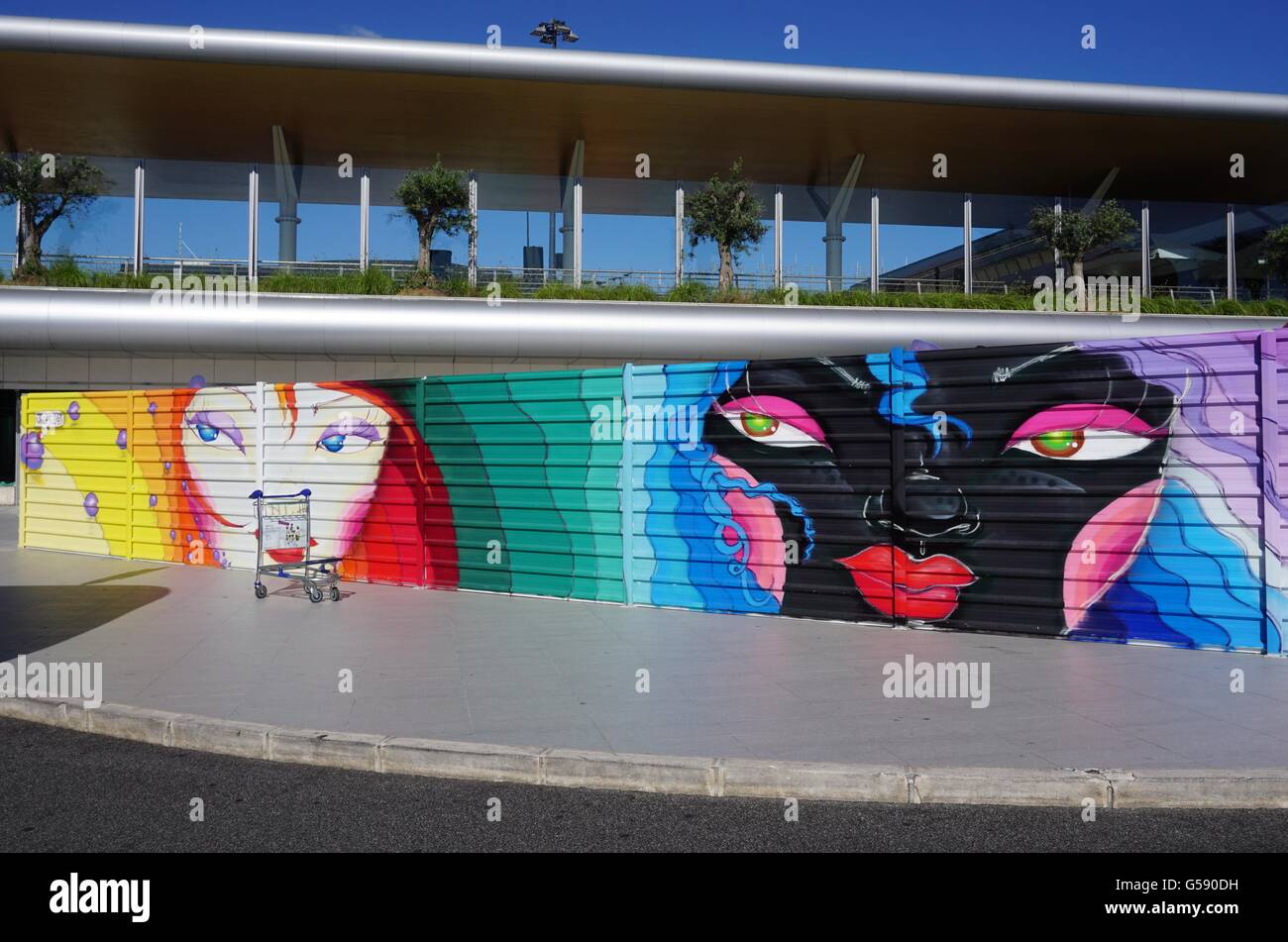 Il Lisbona aeroporto Portela LIS, formalmente chiamato Lisbona Humberto Delgado Airport Foto Stock