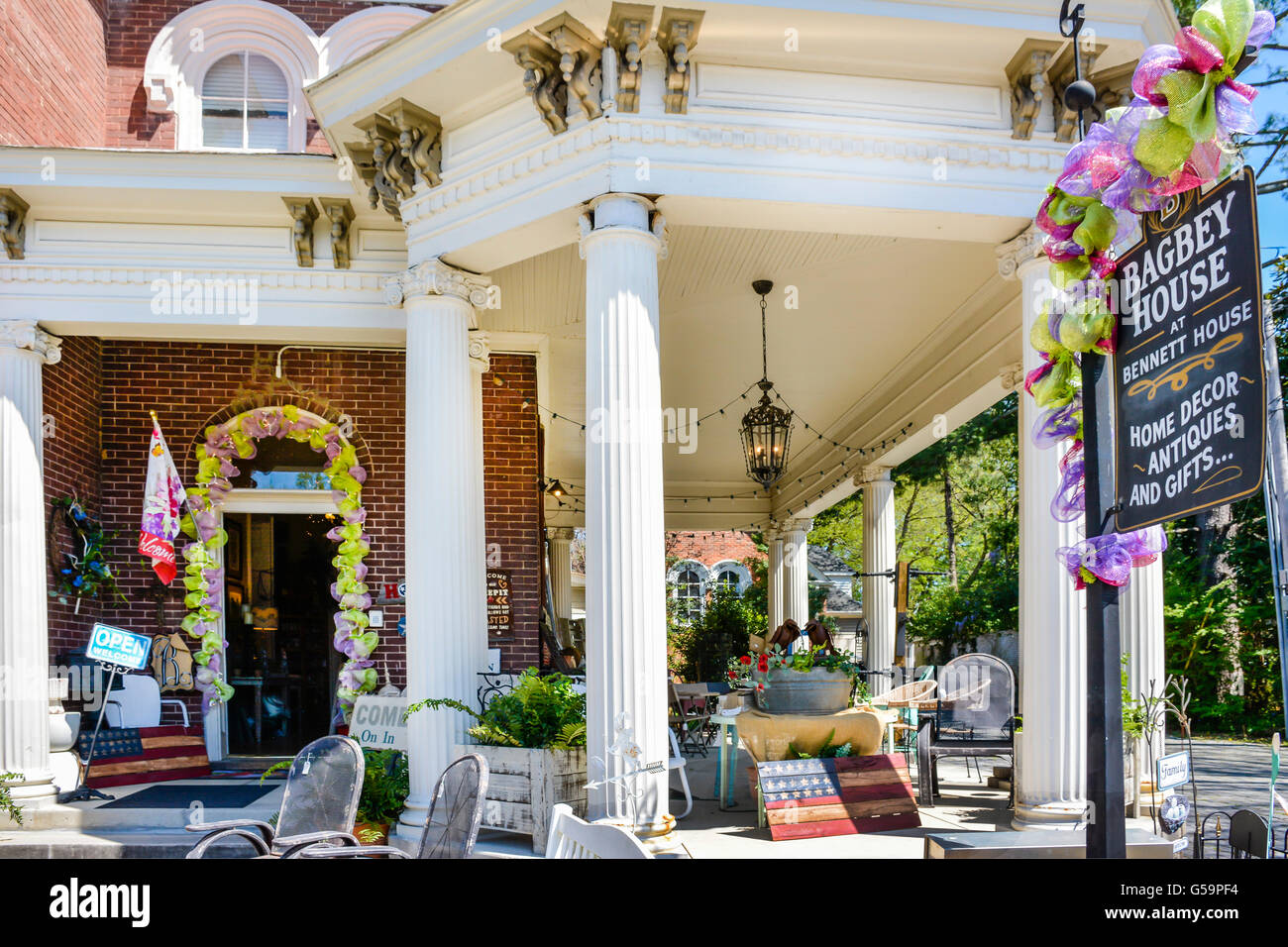 Bagbey casa a casa Bennett, è un business al dettaglio in un imponente decorativo Revival Greco edificio storico di Franklin, TN Foto Stock