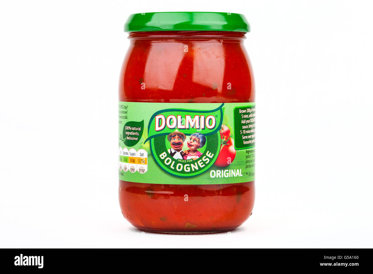 LONDON, Regno Unito - 16 giugno 2016: un vaso di Dolmio Ragù alla Bolognese su uno sfondo bianco, il 16 giugno 2016. Dolmio è un marchio di P Foto Stock