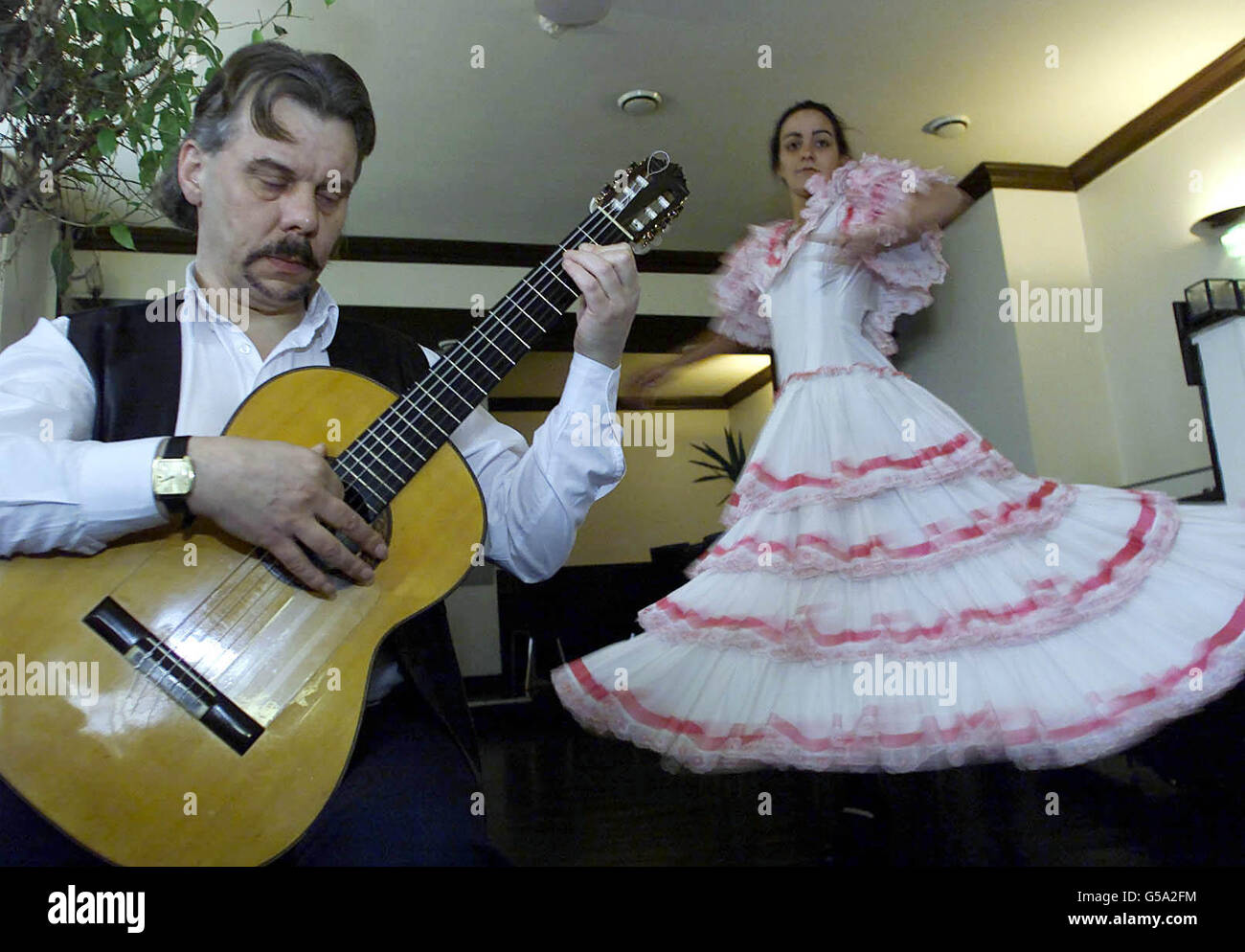Chitarrista spagnolo immagini e fotografie stock ad alta risoluzione - Alamy