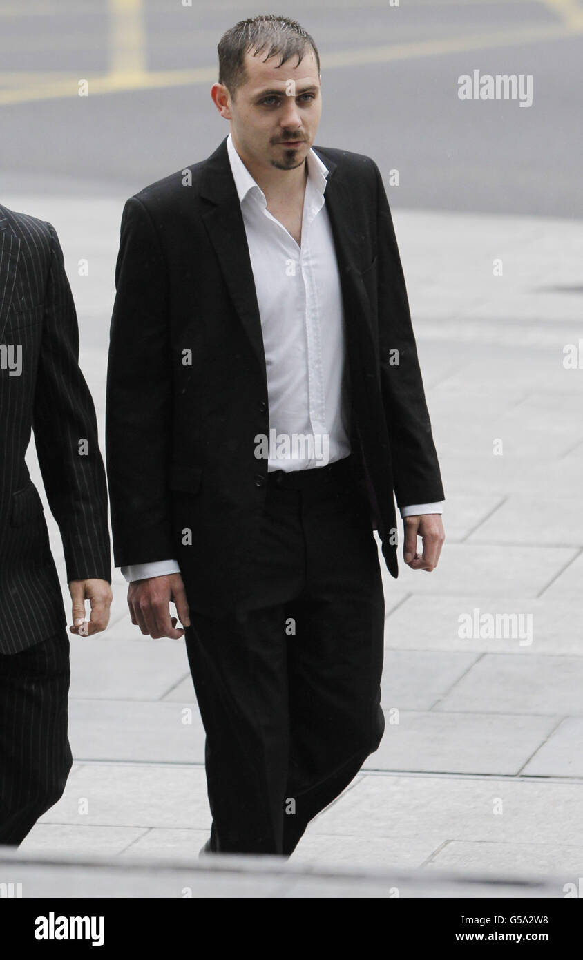 Leonard Watters arriva al Dublin Circuit Court. L'insegnante di danza disoccupato che ha accusato falsamente il giudice di X Factor Louis Walsh di brancarlo in una discoteca ha perso un appello contro la sua pena detentiva di sei mesi. Foto Stock
