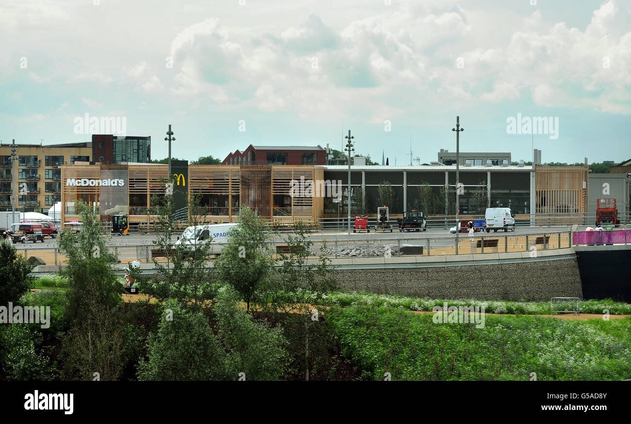 Olympics - Olympic Venue viste generali. Vista generale del più grande ristorante McDonald's del mondo nel parco olimpico di Stratford, Londra. Foto Stock