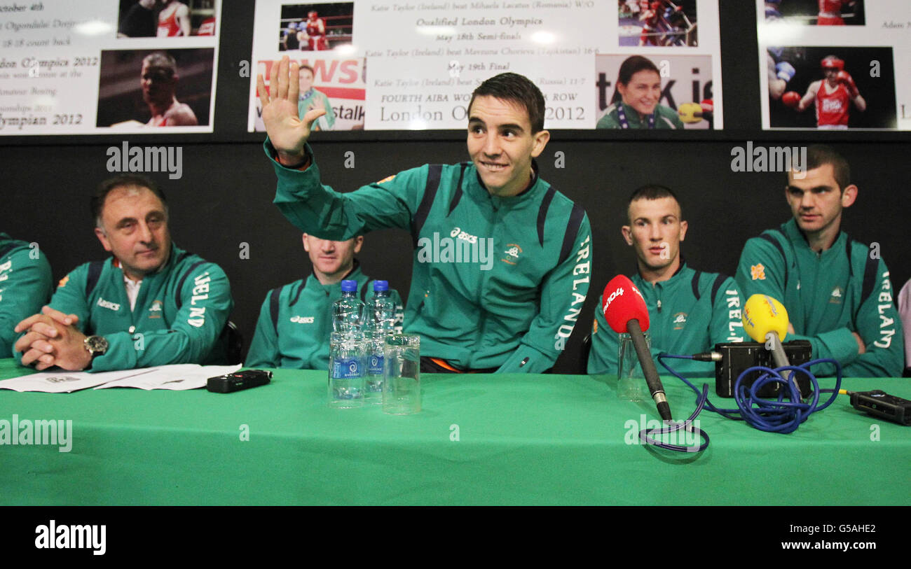 Michael Conlon viene presentato ai media in occasione del lancio della squadra di boxe irlandese per i Giochi Olimpici di Londra 2012 presso la National Boxing Arena di Dublino. Foto Stock