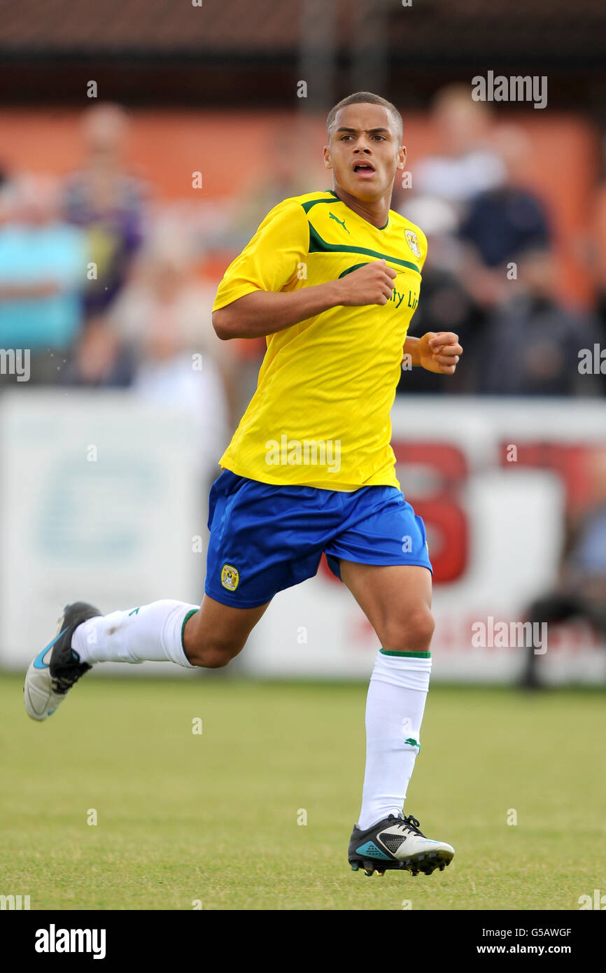 Calcio - Pre Season friendly - Nuneaton Town v Coventry City - Liberty Way Stadium. Lewis Garner, Coventry City Foto Stock