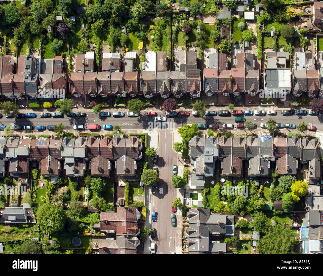 Vista aerea delle case sulle strade residenziali di Muswell Hill, a nord di Londra. PREMERE ASSOCIAZIONE foto. Data immagine: Giovedì 12 luglio 2012. Il credito fotografico dovrebbe essere: Dominic Lipinski/PA Wire Foto Stock