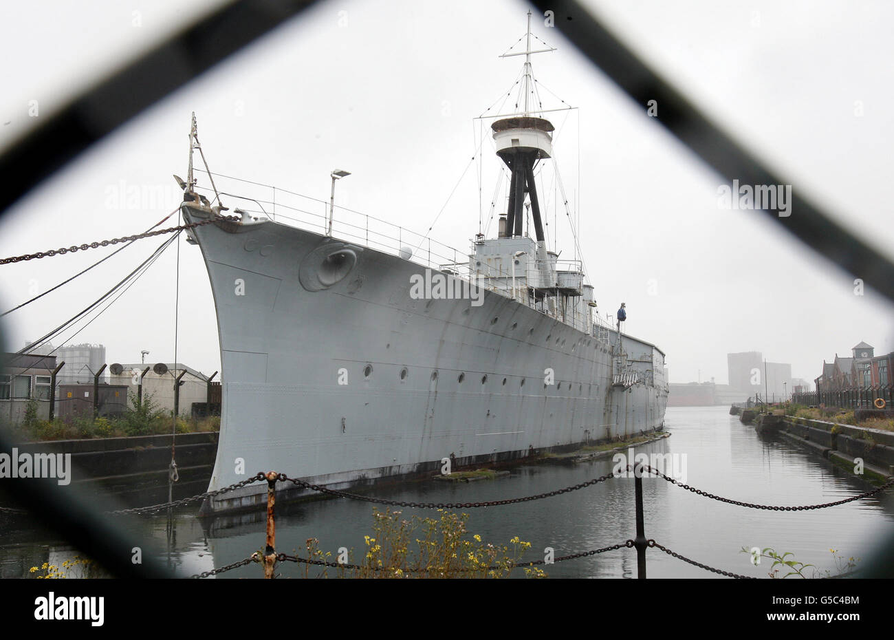 HMS Caroline. HMS Caroline, ormeggiata nella zona portuale di Belfast. Foto Stock