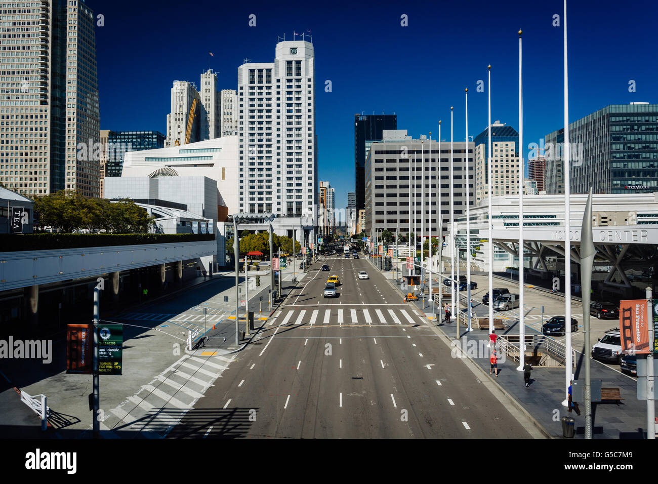 Vista di Howard Street, a San Francisco, California. Foto Stock