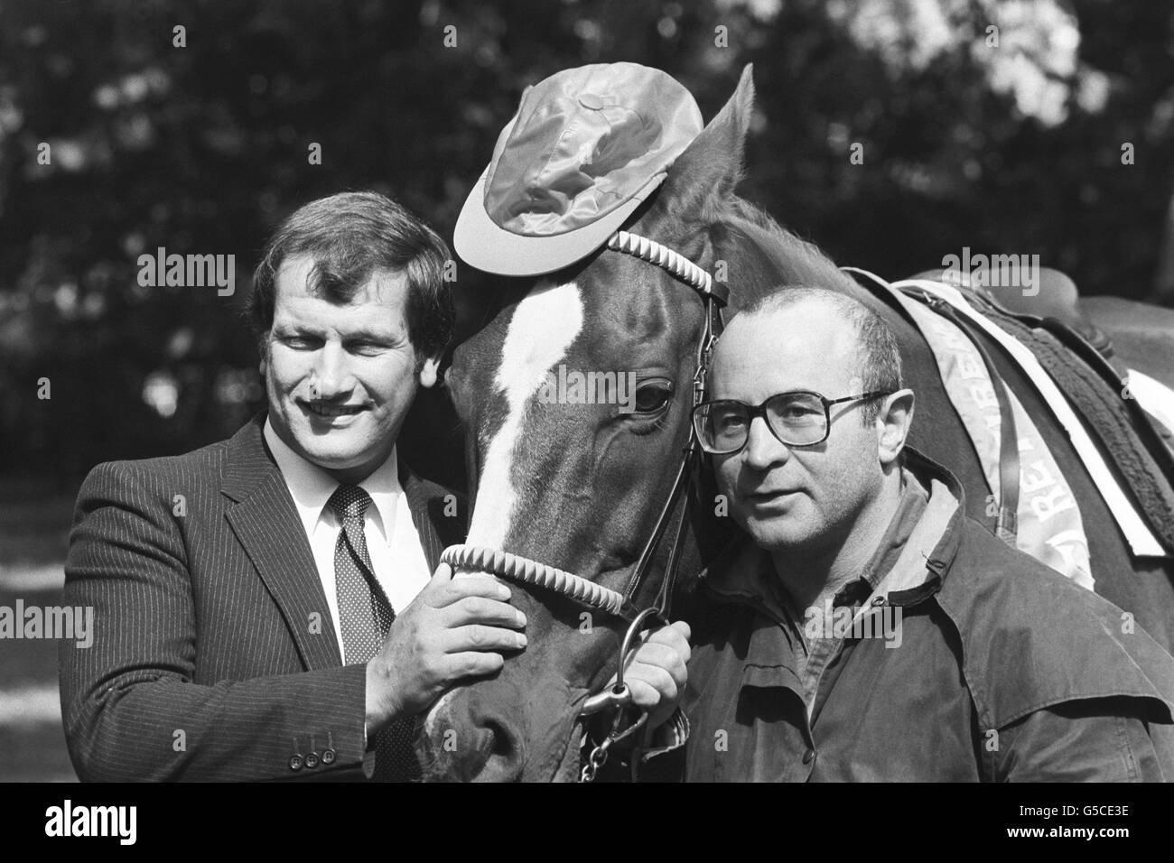 Horse Racing - Bob Champion e Aldaniti sponsorizzato Walk - Londra Foto Stock