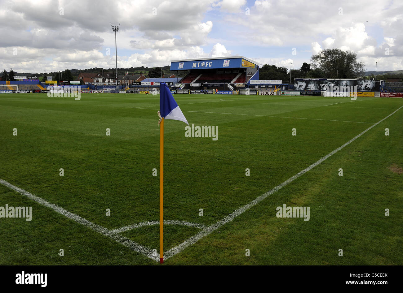 Calcio - Pre Season friendly - Macclesfield Town - FC United - Moss Rose. Vista sul Moss Rose Ground, sede della città di Macclesfield Foto Stock