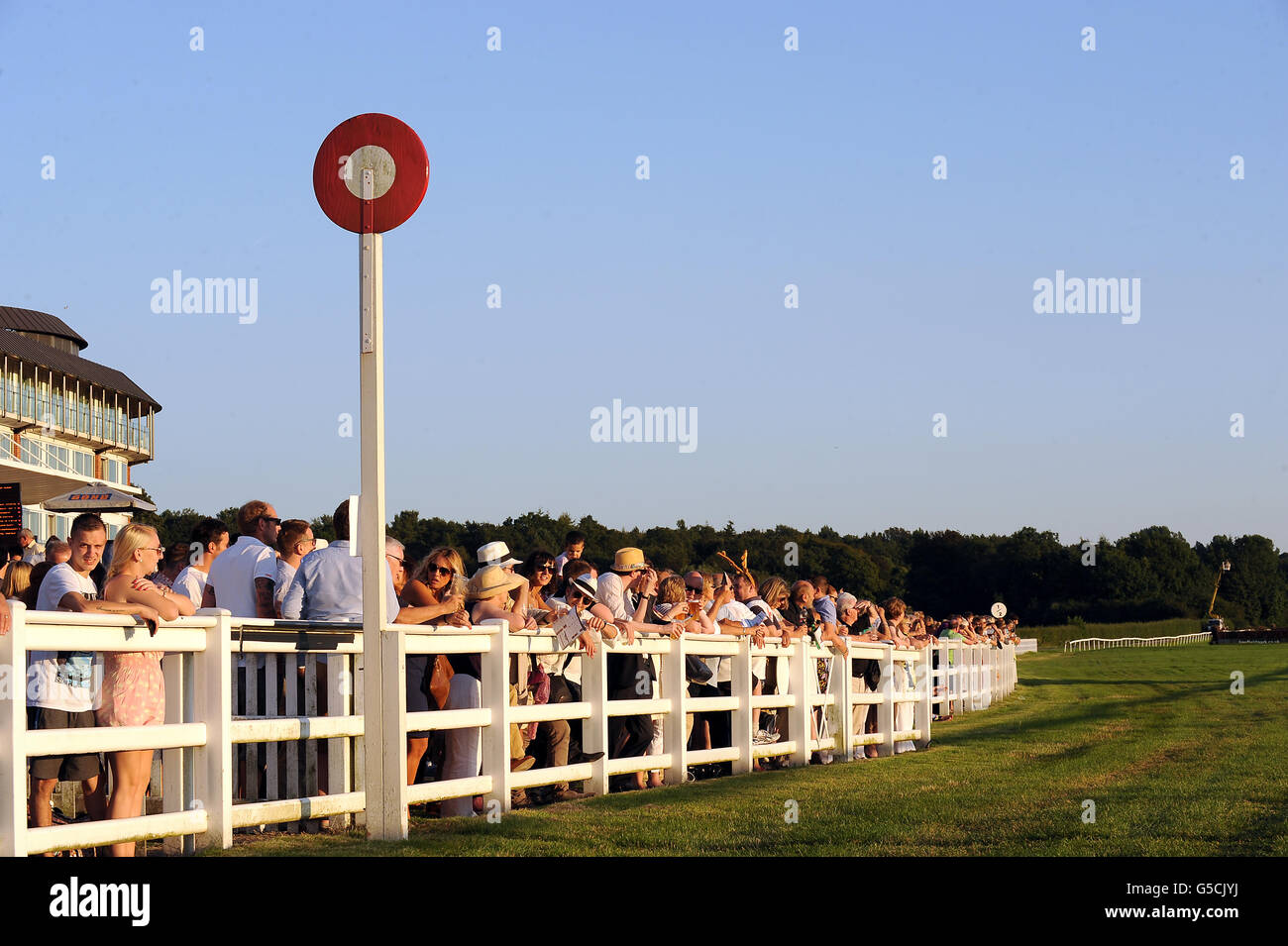 Horse Racing - Racing e musica notte - Lingfield Park Racecourse Foto Stock