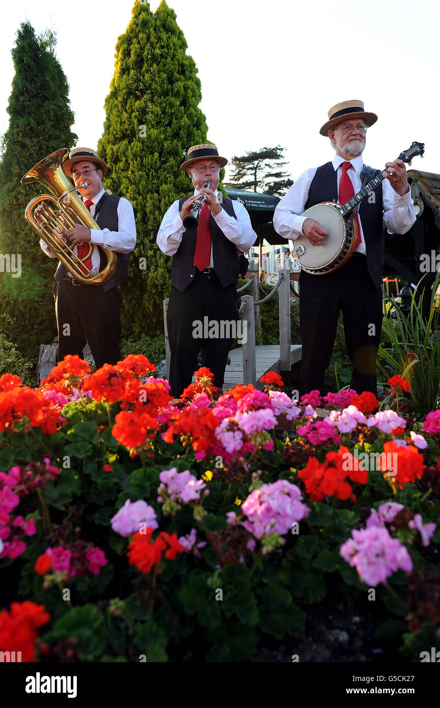 Horse Racing - Racing e musica notte - Lingfield Park Racecourse Foto Stock