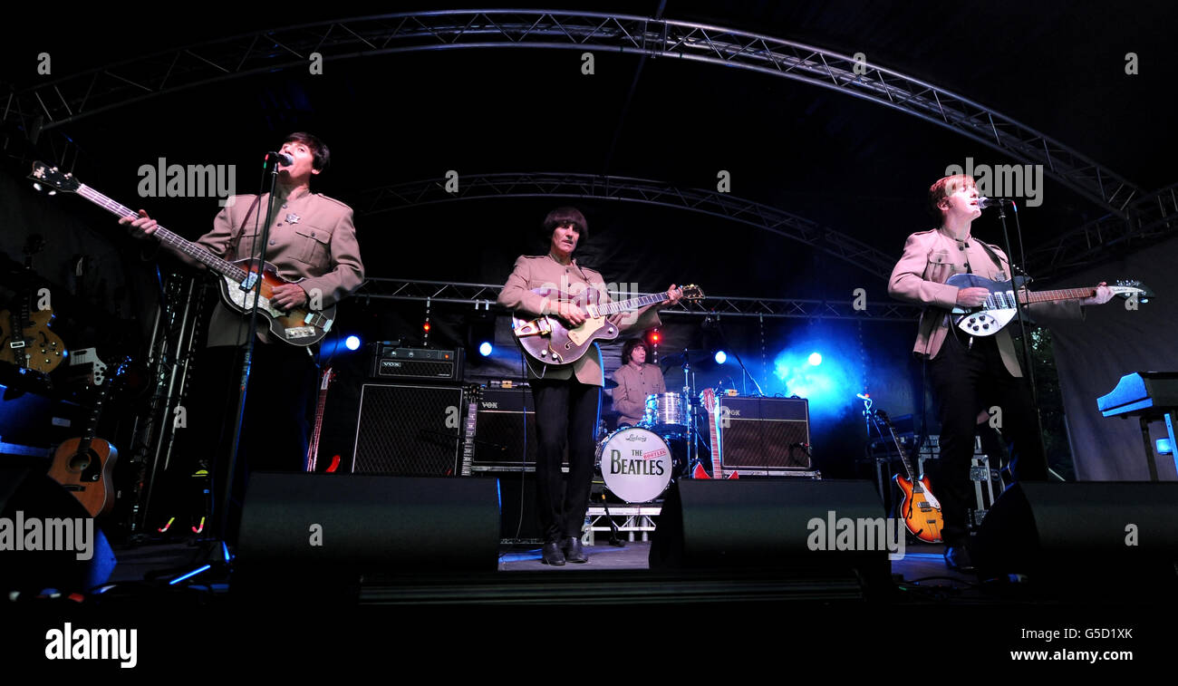 Horse Racing - Racing e musica notte - Lingfield Park Racecourse Foto Stock