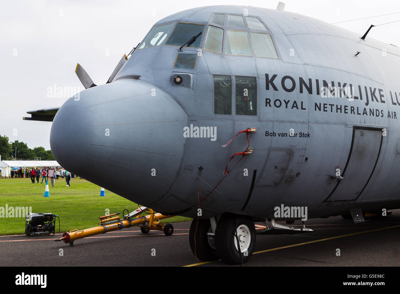 Royal Netherlands Air Force C-130H catturato presso la RAF Cosford airshow di domenica 19 giugno 2016. Foto Stock