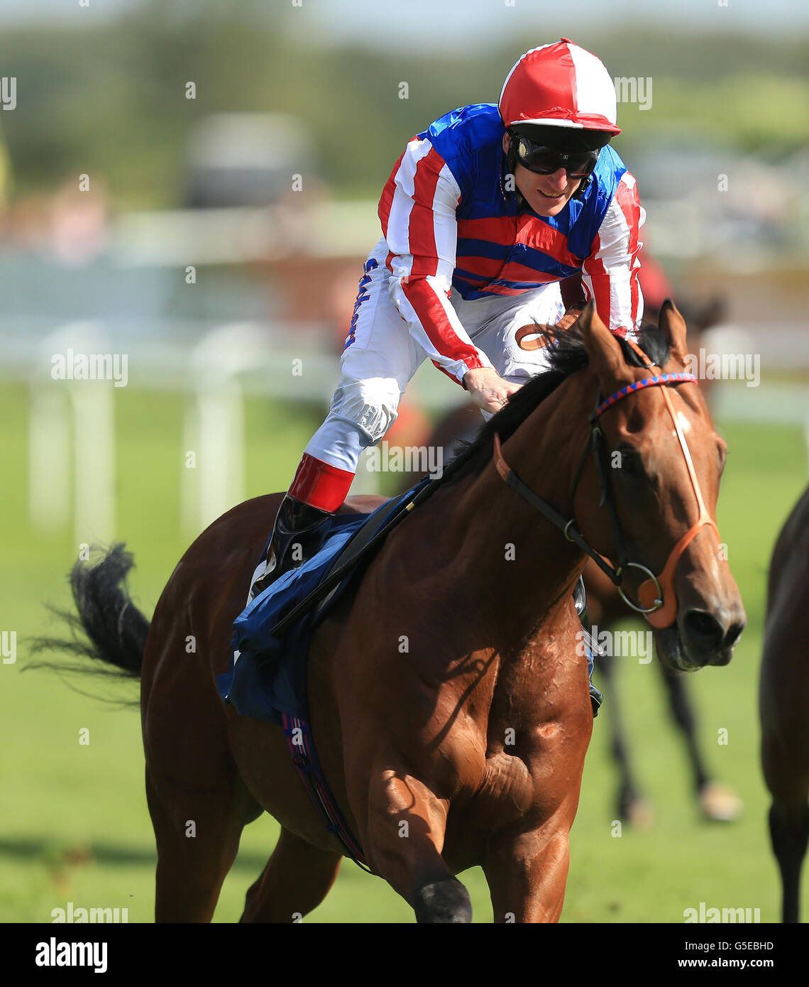 Sir Prancealot guidato da Johnny Murtagh vince il Polypipe Flying Childers Stakesdurante il Ladbrokes St Leger Festival presso l'ippodromo di Doncaster. Foto Stock