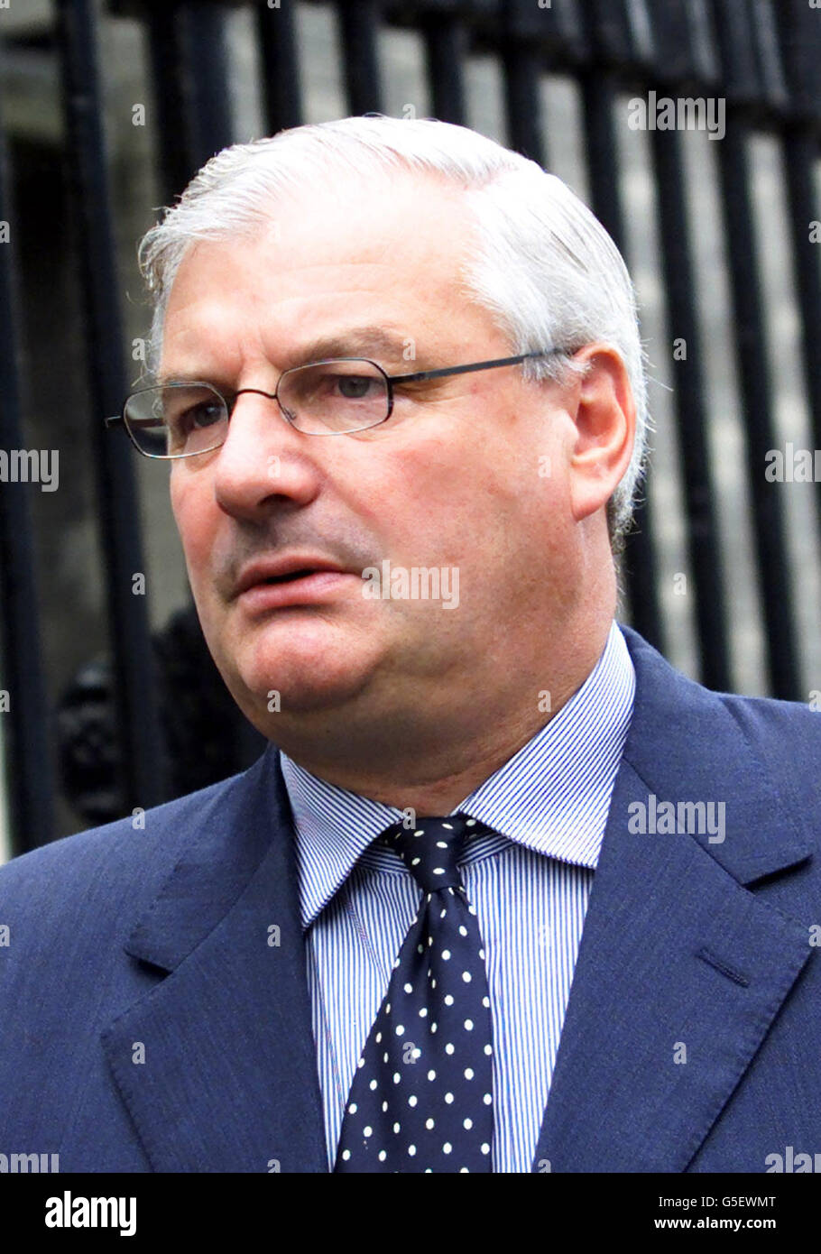 West Dublin TD Liam Lawlor, 55 anni, membro del parlamento irlandese presso l'High Court di Dublino, dove gli è stato concesso un secondo periodo di recento di una settimana e gli è stata inflitta una multa di 5000 anni per non aver collaborato con un'indagine sulla corruzione. * il tribunale lo ha incarcerato per non aver rispettato un'ordinanza del tribunale che lo obbliga a produrre documentazione al Flood Tribunal dello Stato, istituito per indagare sulla presunta corruzione nel processo di pianificazione nella zona di Dublino. Foto Stock