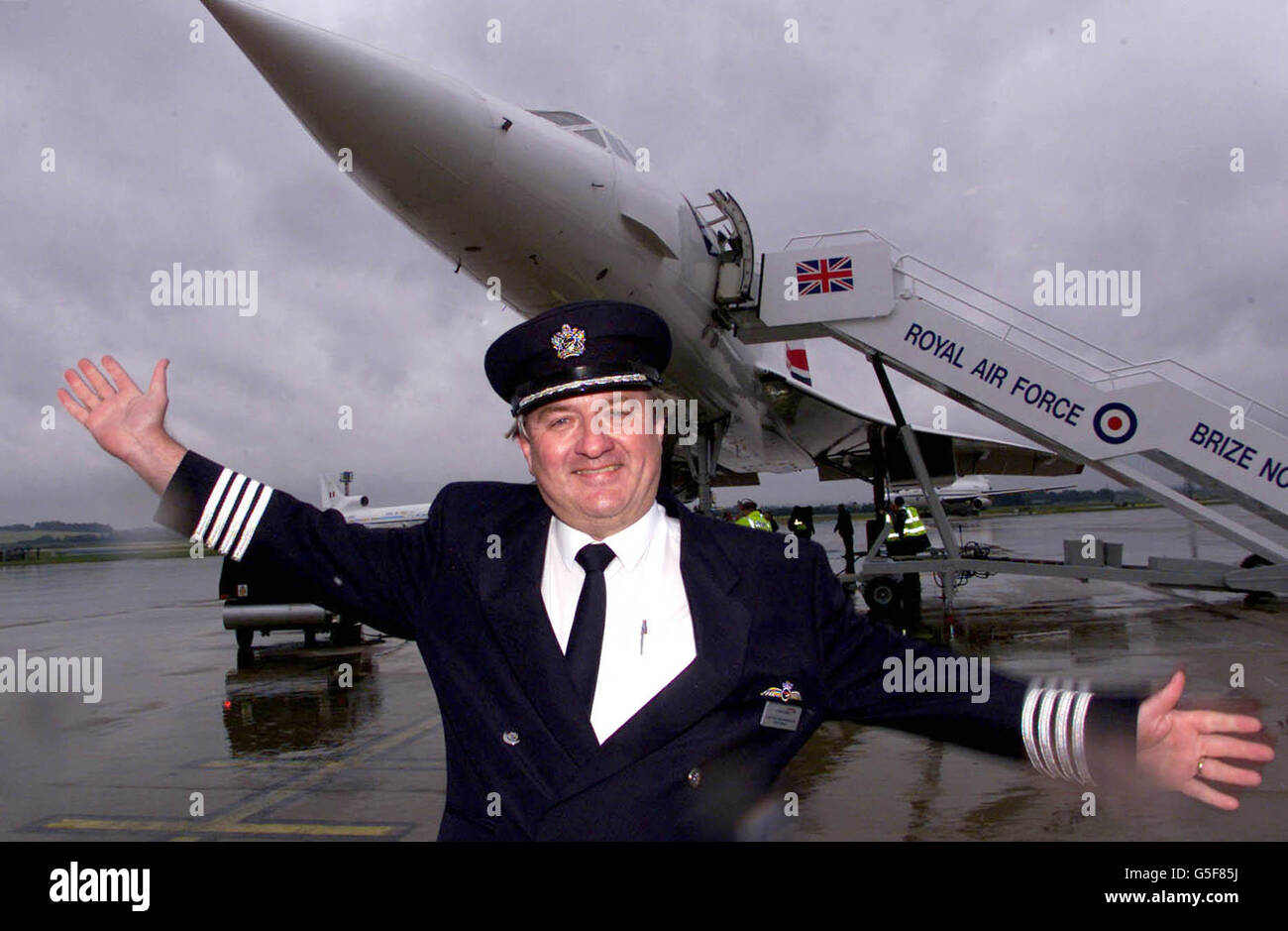 Capitano della Concorde Mike Banister dopo Che Un British Airways Concorde è atterrato alla RAF Brize Norton, Oxfordshire dopo il suo volo di prova. Foto Stock