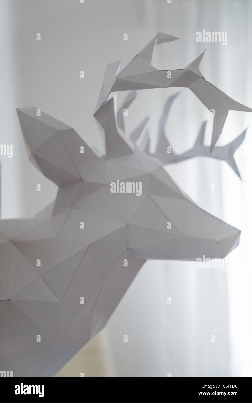 Origami white deer modello Foto Stock