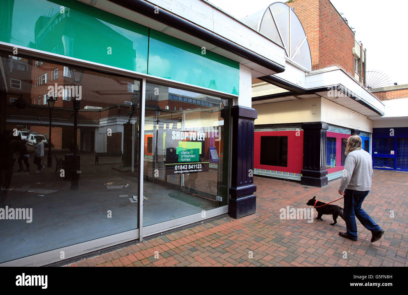 Una visione generale di Margate in Kent, una zona di elevata privazione e basso reddito; Margate è stata classificata come "seconda peggiore città fantasma della Gran Bretagna" con il suo tasso di vacanza del 36.1% ed è una delle dodici città "Portas Pilot" scelte da Grant Schapps MP per ricevere aiuto dal guru della vendita al dettaglio Mary Portas per rivitalizzare la zona. Foto Stock