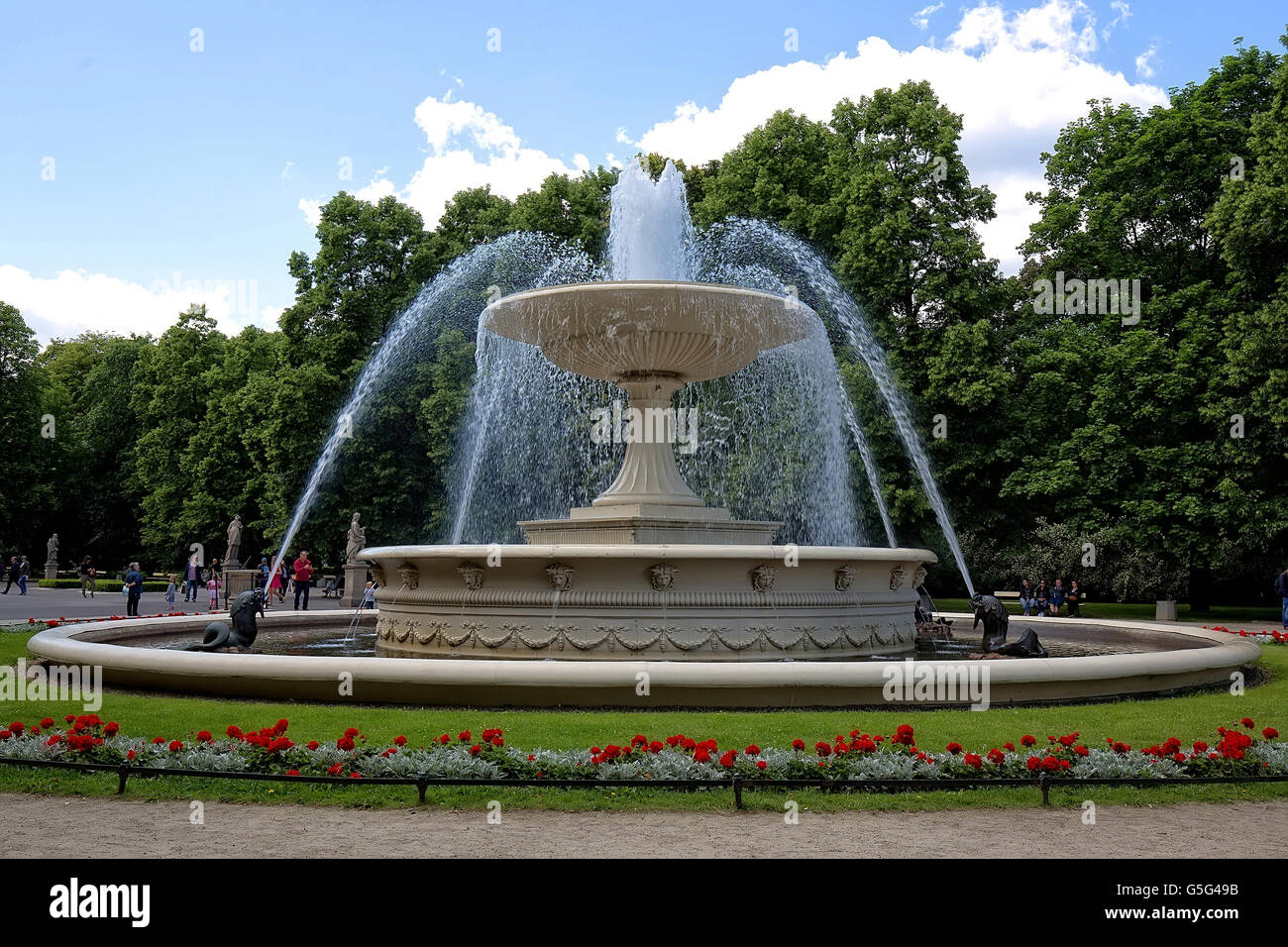 Fontana nel giardino sassone di Varsavia Foto Stock
