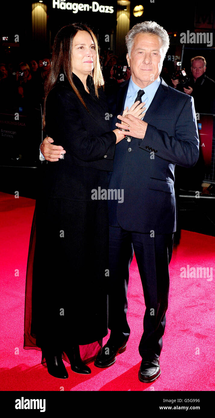 BFI London Film Festival - Screening del Quartetto. Dustin Hoffman e sua moglie Lisa arrivano per la proiezione del nuovo film Quartet al cinema Odeon di Londra. Foto Stock